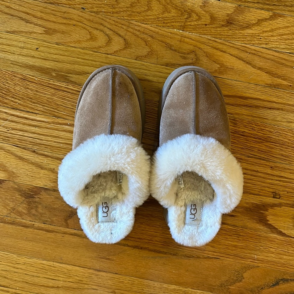 UGG Slippers Size 7